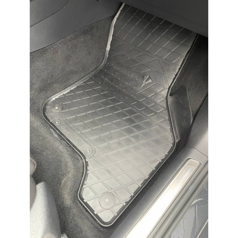 Гумові килимки в салон для Volkswagen e-Golf (2014-2020) комплект з 4 штук (Stingray)