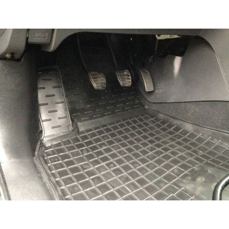Коврики в салон Chery Tiggo 05-/Toyota RAV4 00- (Avto-Gumm)