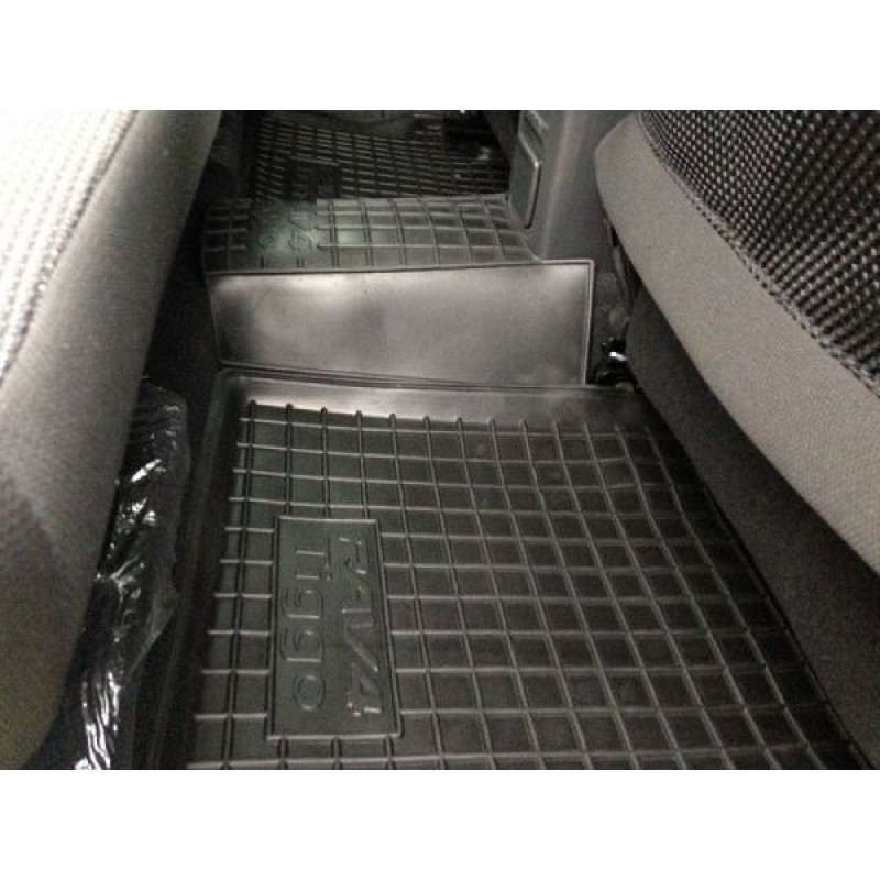 Коврики в салон Chery Tiggo 05-/Toyota RAV4 00- (Avto-Gumm)