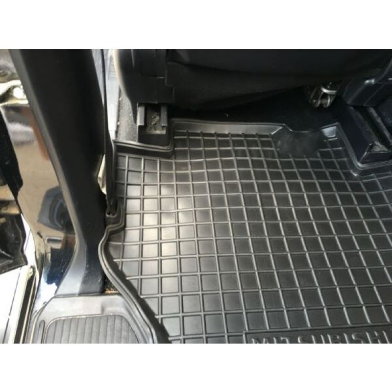 Коврики в салон Mitsubishi Pajero Wagon 3/4 99-/07- (Avto-Gumm)