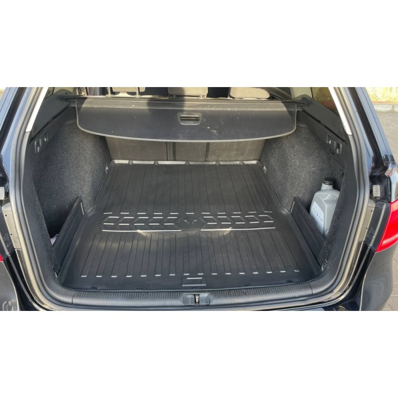Килимок в багажник для Volkswagen Passat B6 (2005-2010) (Universal) з бортиками 30 мм (Stingray)
