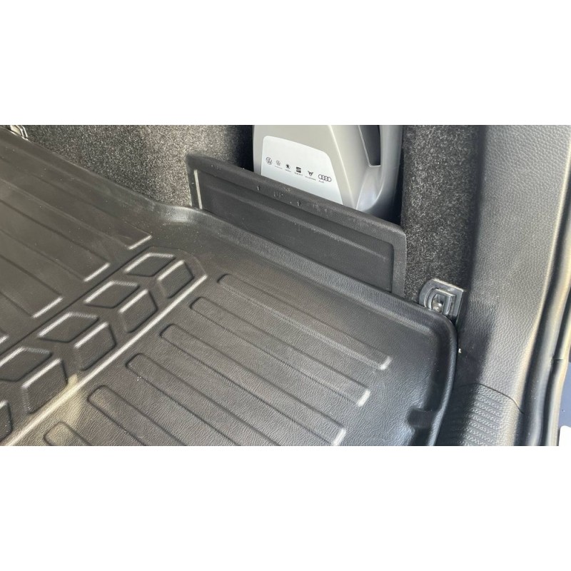 Килимок в багажник для Volkswagen Passat B6 (2005-2010) (Universal) з бортиками 30 мм (Stingray)