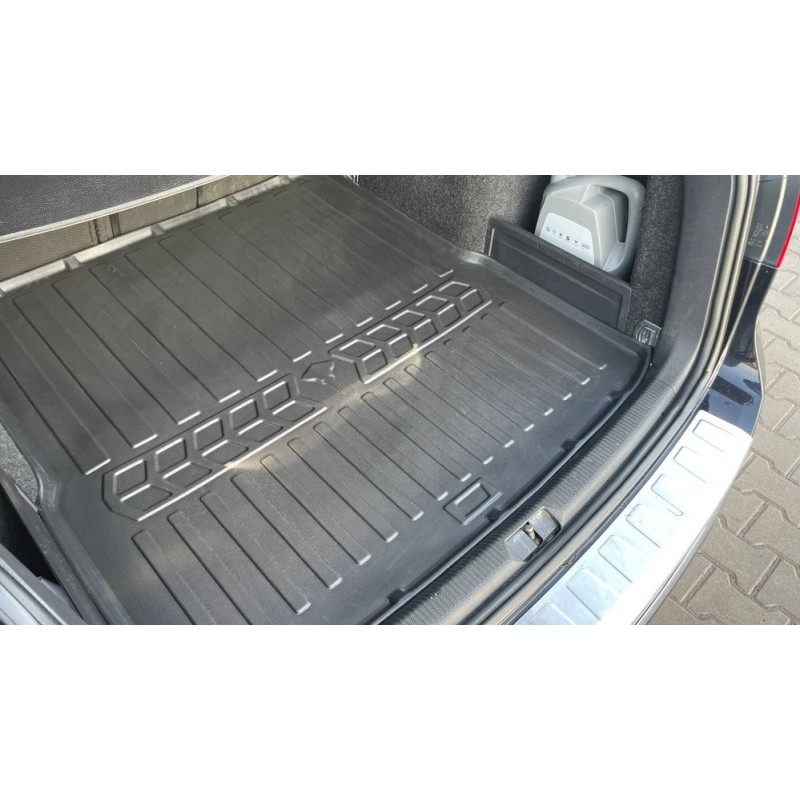 Килимок в багажник для Volkswagen Passat B6 (2005-2010) (Universal) з бортиками 30 мм (Stingray)