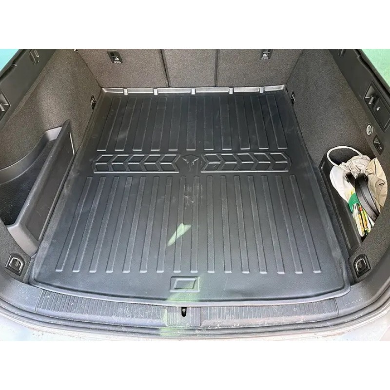 Килимок в багажник для Volkswagen Passat B8 2015- (universal) з бортиками 30 мм (Stingray)