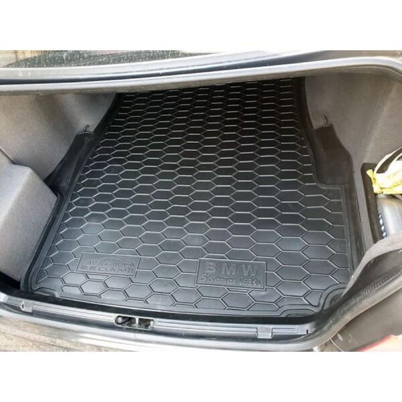 Килимок в багажник для BMW 5 (E39) 1995- Sedan з пісилювачем (Avto-Gumm)